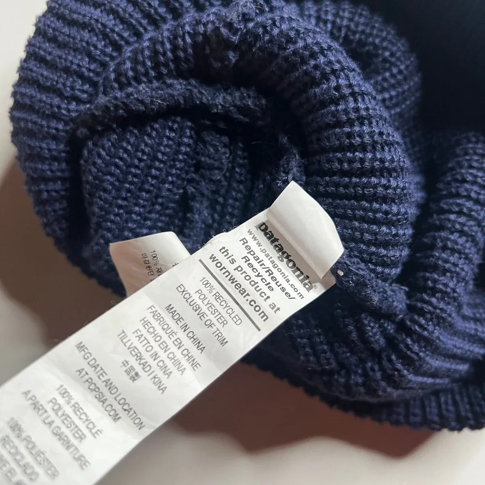 Patagonia Fishermans Rolled Beanie Navy‎ Blue Recycled Polyester P-6 Logo Hat